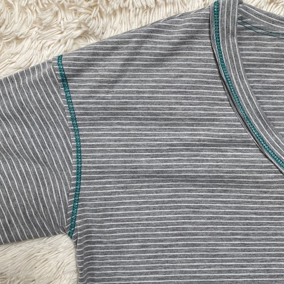 Ces Femme Exposed Seam Striped Top 💗 Gray White & Turquoise - Picture 5 of 15